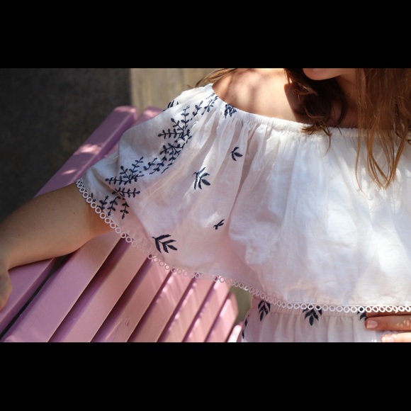 Off The Shoulder Maternity Maxi Dress - Picture 5 of 6